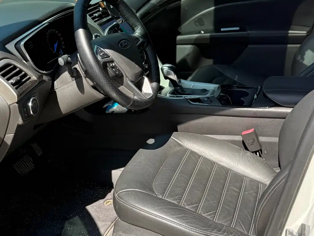 Ford Mondeo — миниатюра 4