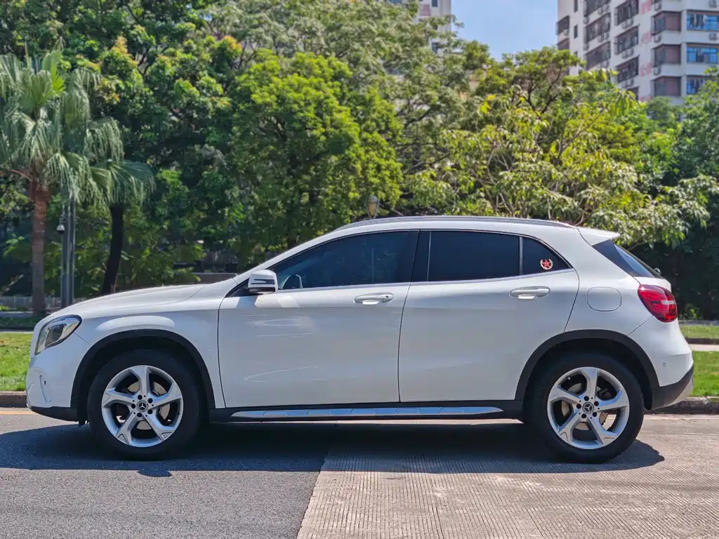 Mercedes-Benz GLA — миниатюра 7
