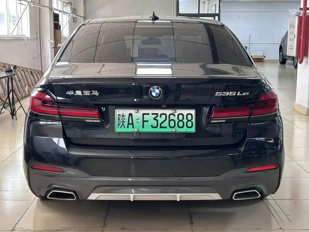 BMW 5 Series New Energy — миниатюра 3