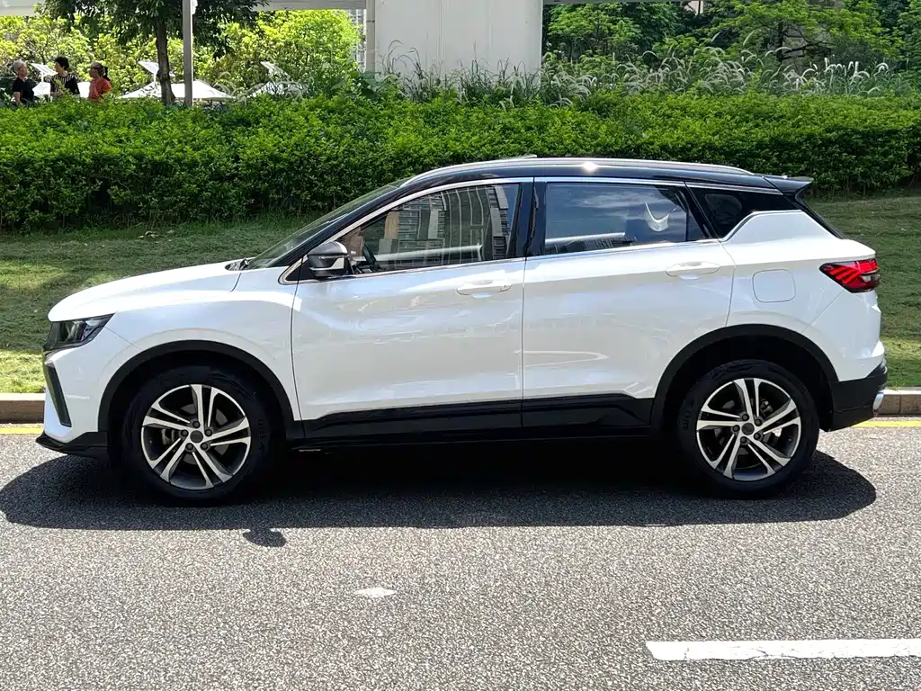 Geely Binyue — миниатюра 16