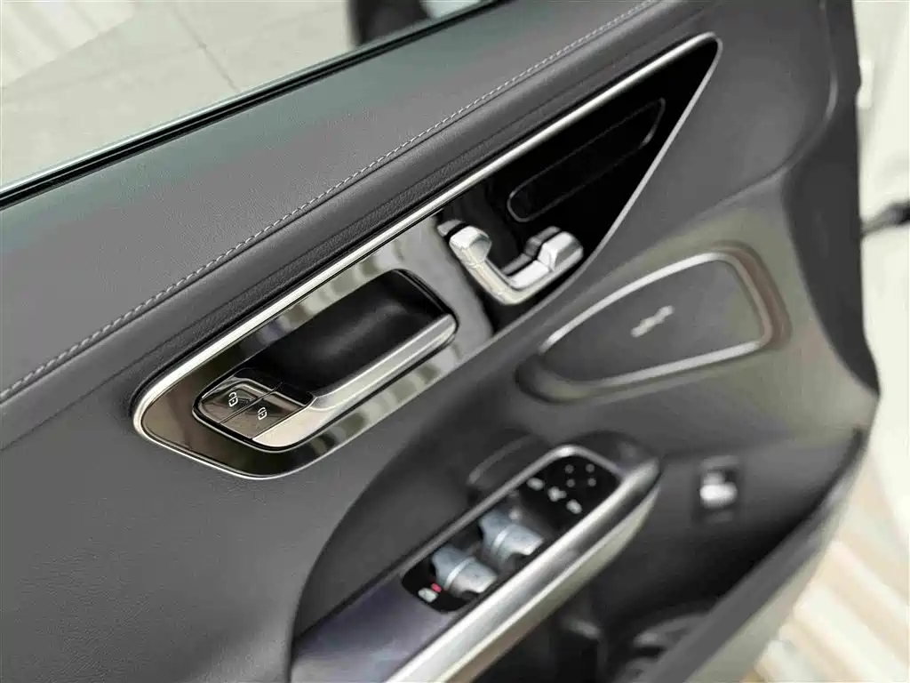 Mercedes-Benz C-Class — миниатюра 15