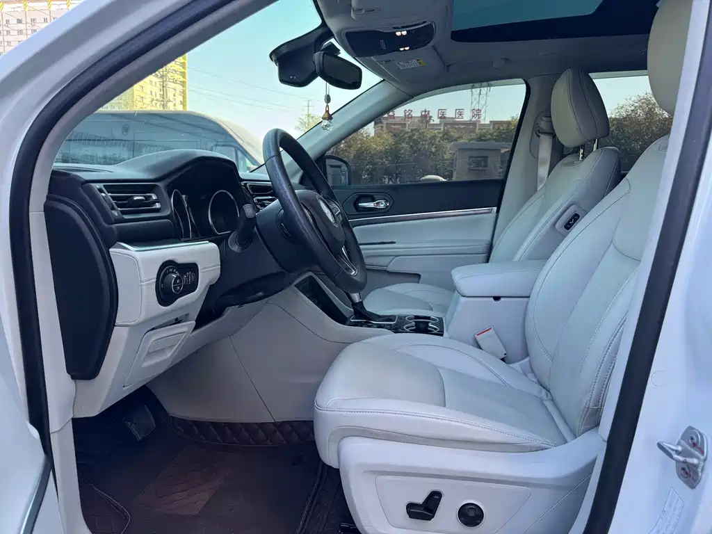 Jeep Grand Commander — миниатюра 4
