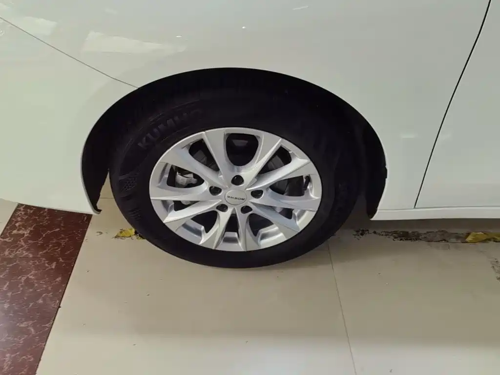 Roewe i5 — миниатюра 23