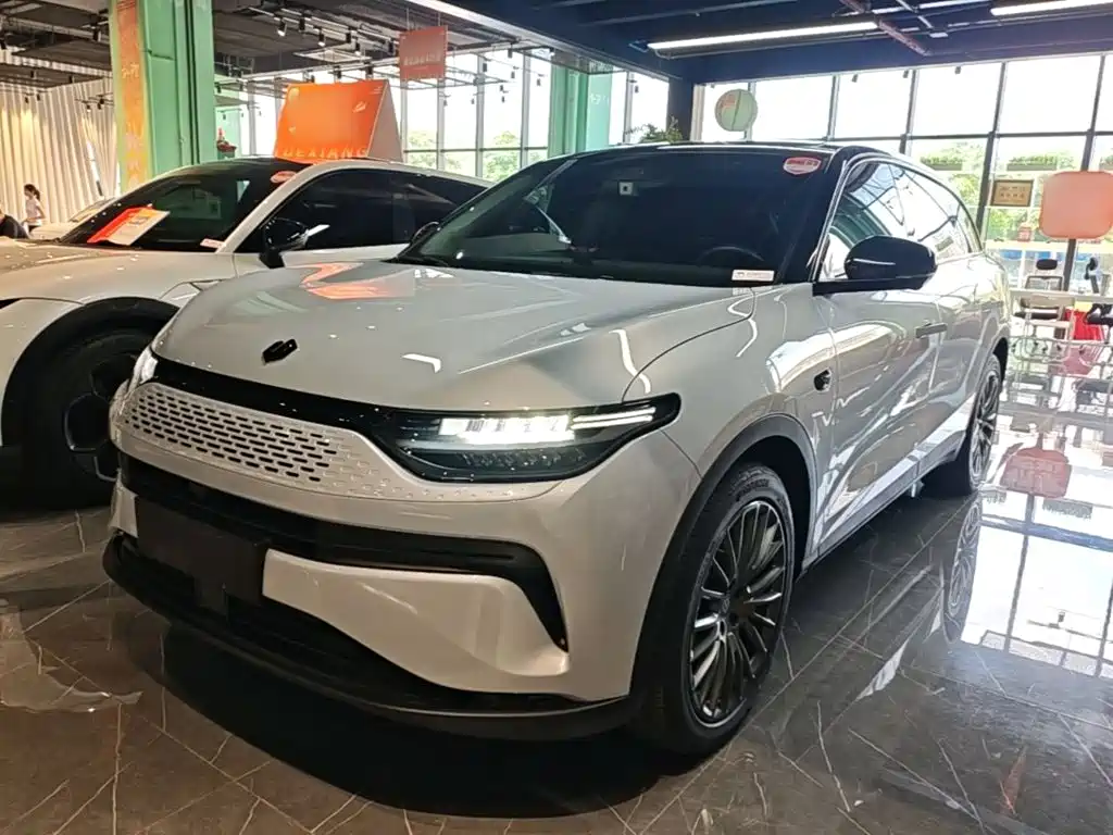 Leapmotor Leapmotor C11 — миниатюра 2