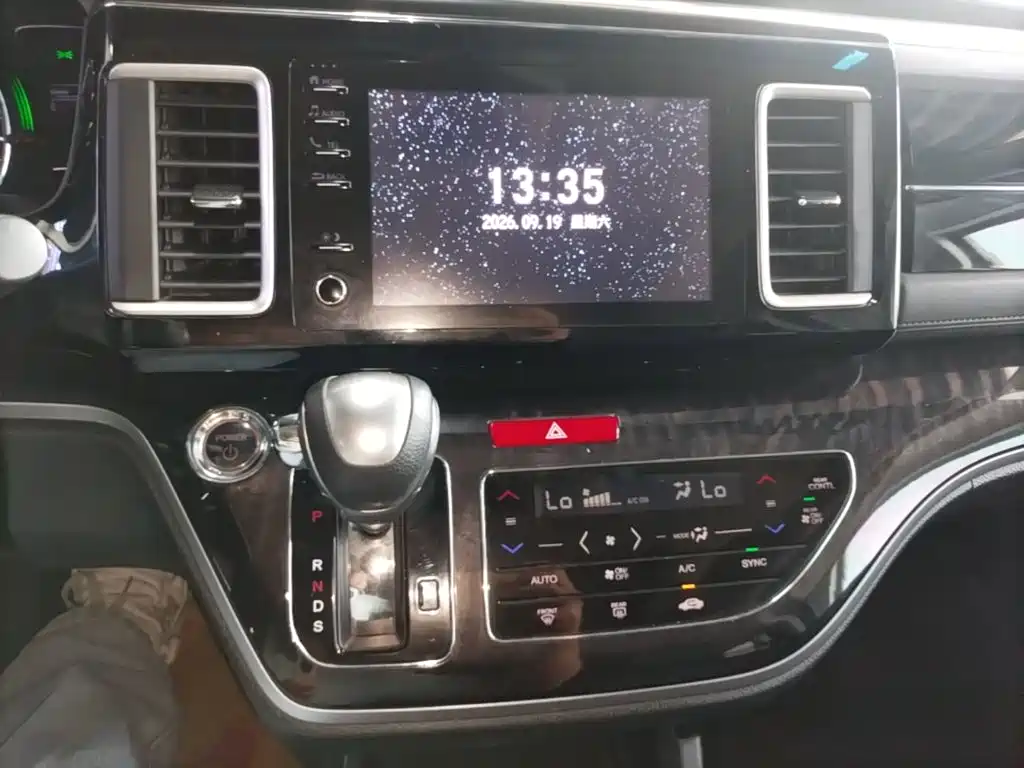 Honda Elysion — миниатюра 13