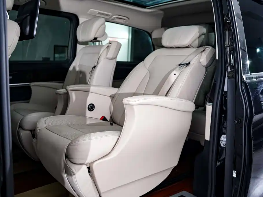 Mercedes-Benz V-Class — миниатюра 20