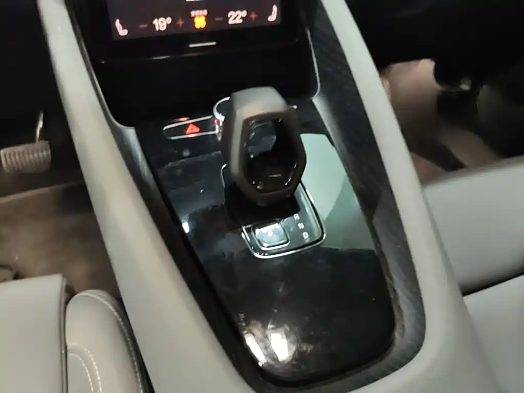 Polestar Polestar 2 — миниатюра 14