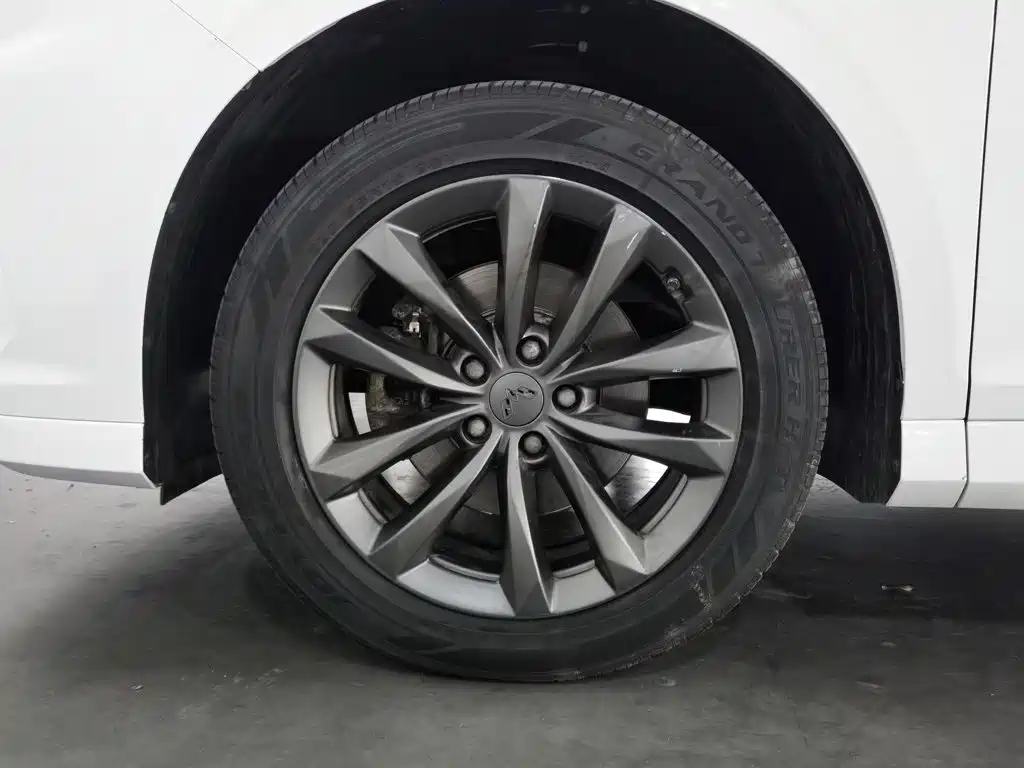 Wuling Victory — миниатюра 17