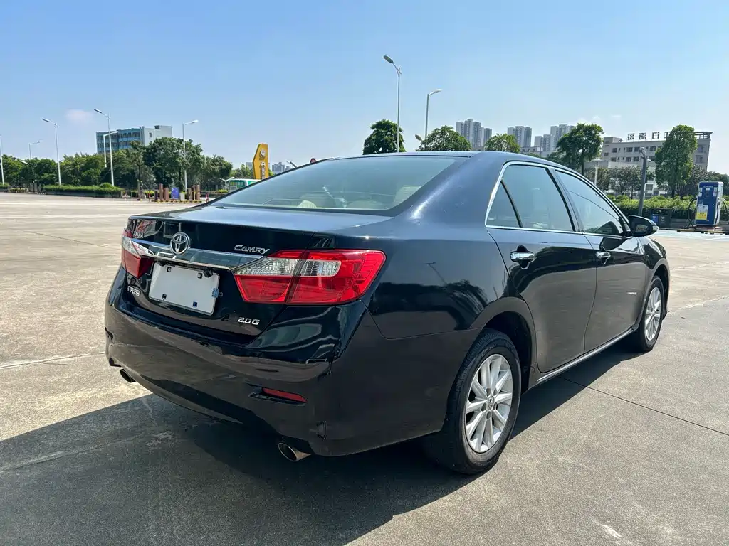 Toyota Camry — миниатюра 4