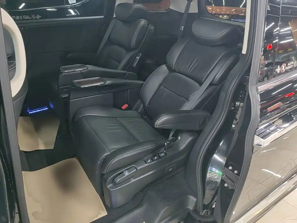Honda Elysion — миниатюра 17