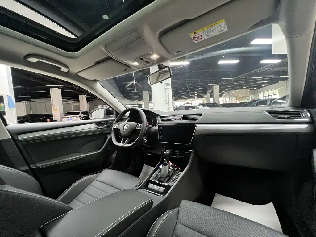 Skoda Superb — миниатюра 14