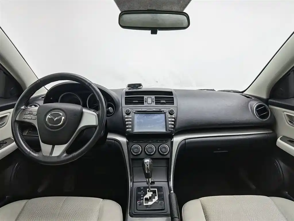 Mazda Ruiyi 2012 2.0L AT Elite