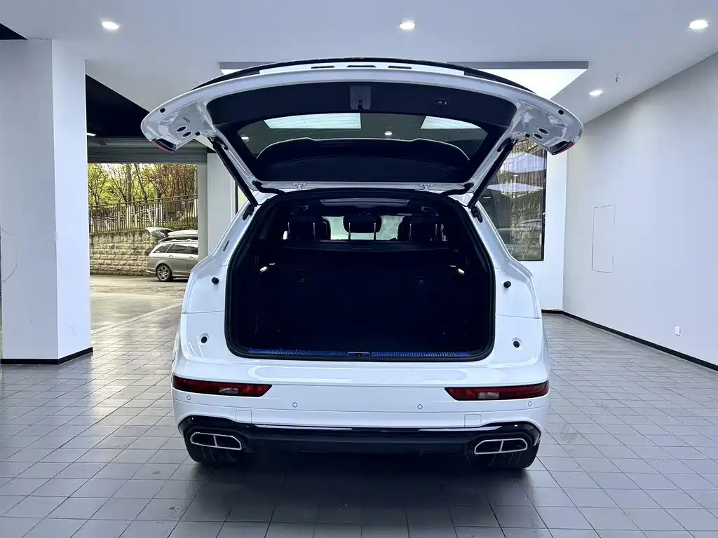 Audi Q5L 2023 40T Luxury