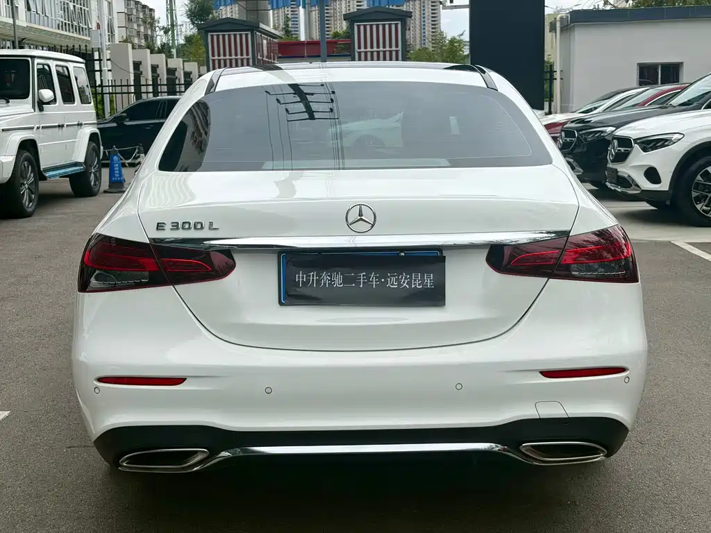 Mercedes-Benz E-Class — миниатюра 10