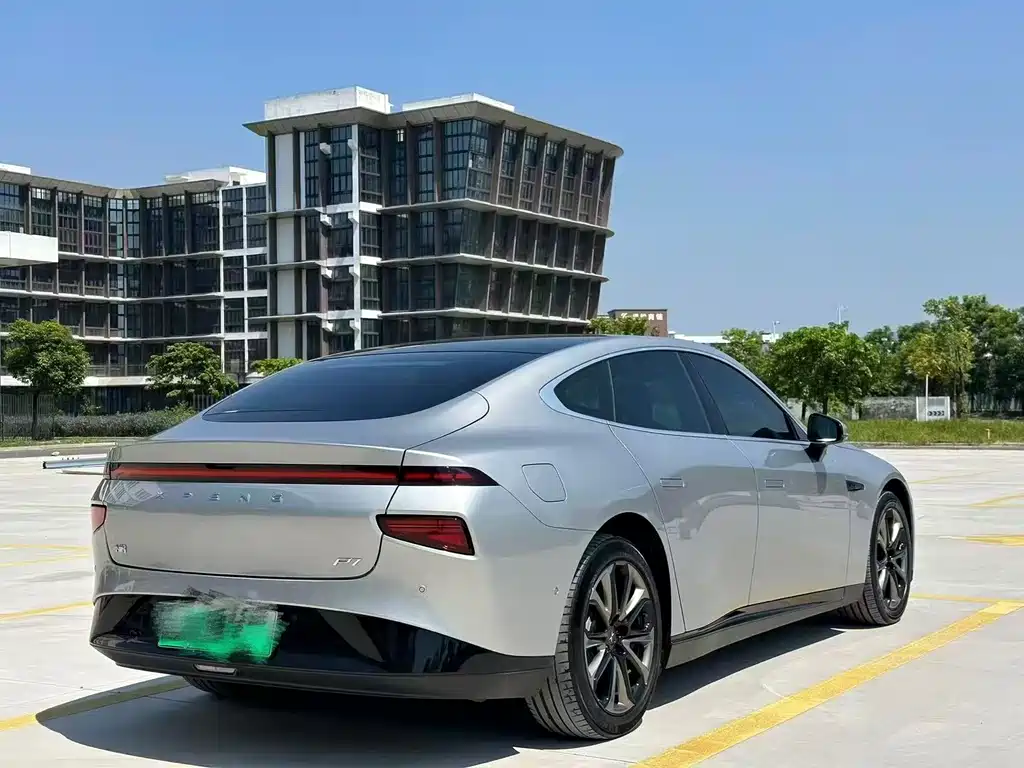 XPeng P7 — миниатюра 9