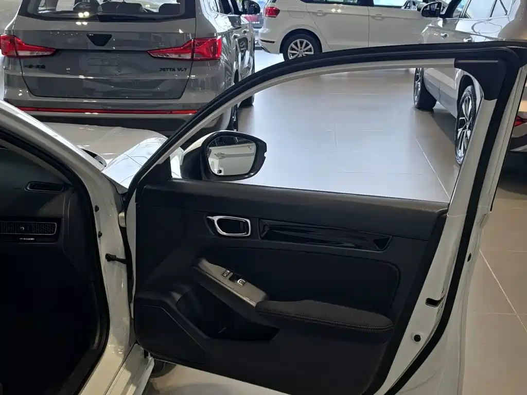 Honda Civic — миниатюра 8