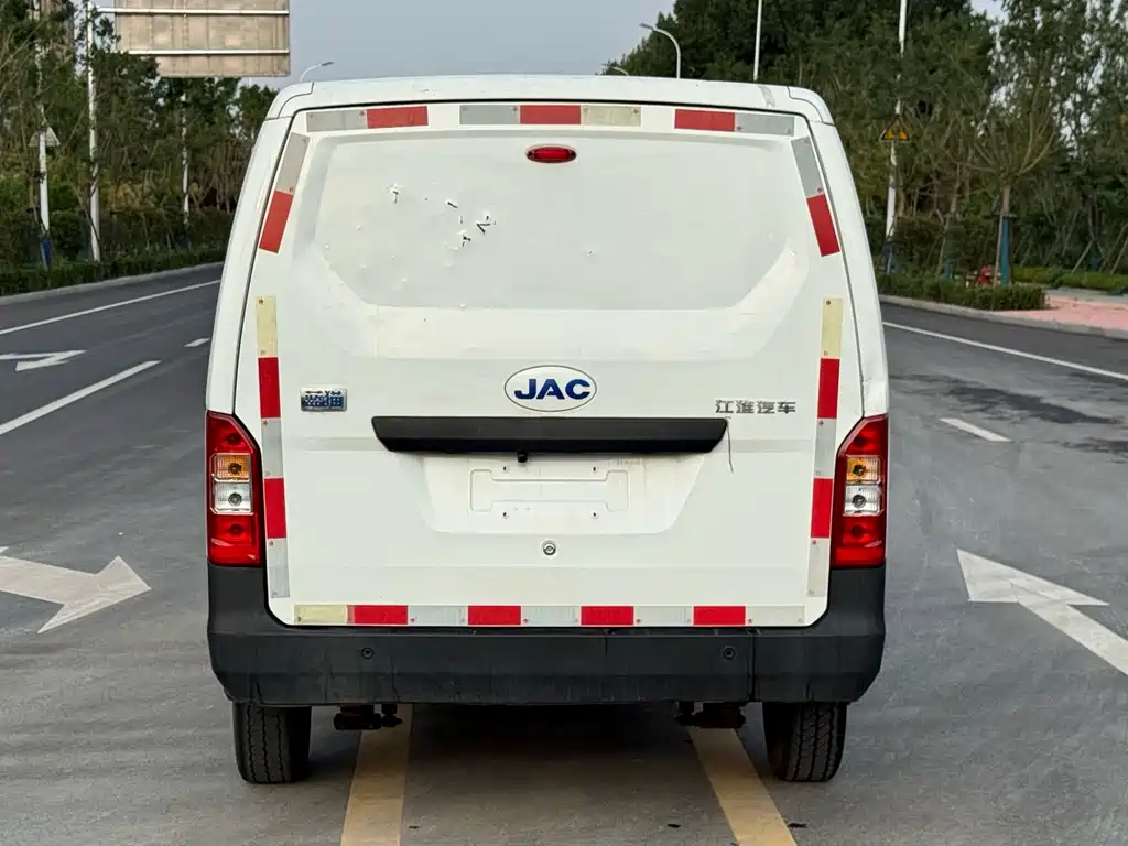 JAC Bluecat — миниатюра 5