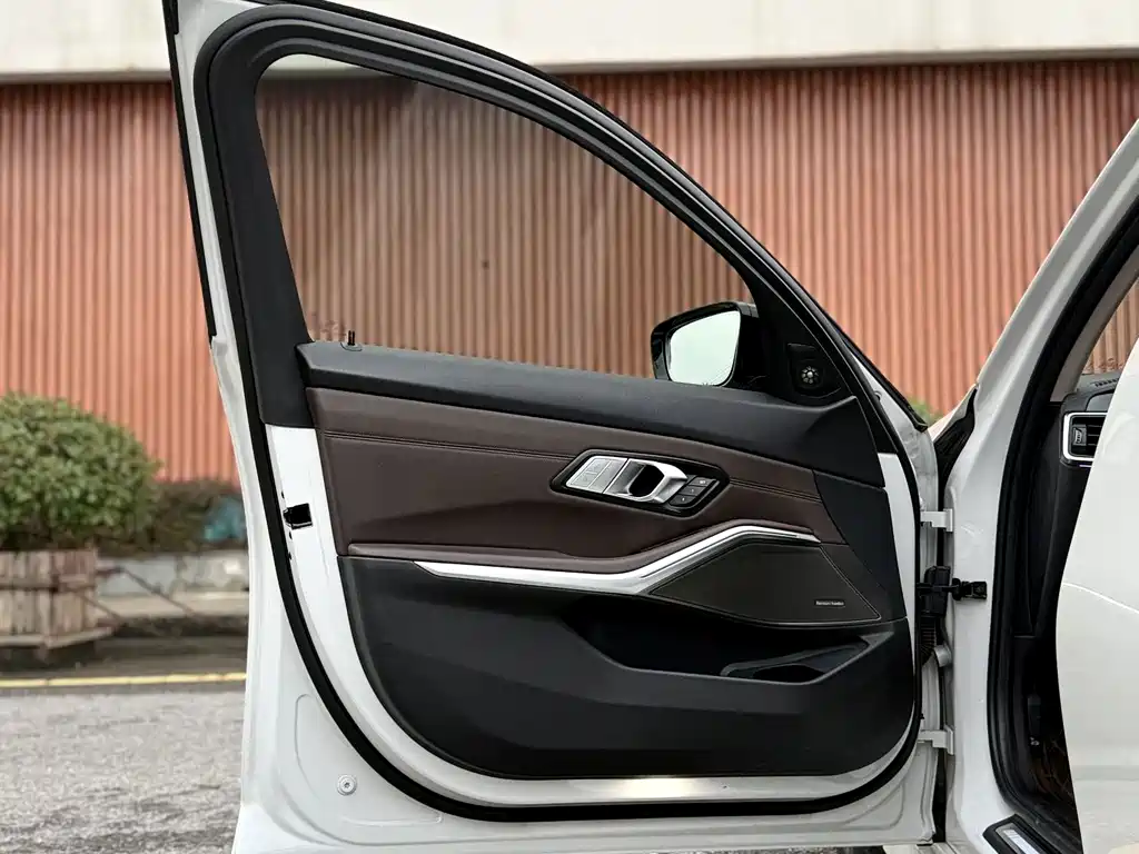 BMW 3 Series — миниатюра 10