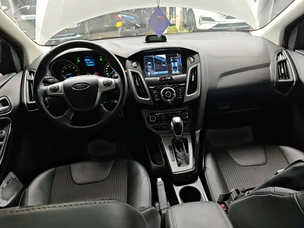 Ford Focus — миниатюра 10
