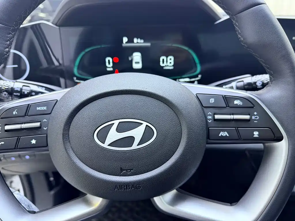 Hyundai Elantra — миниатюра 16