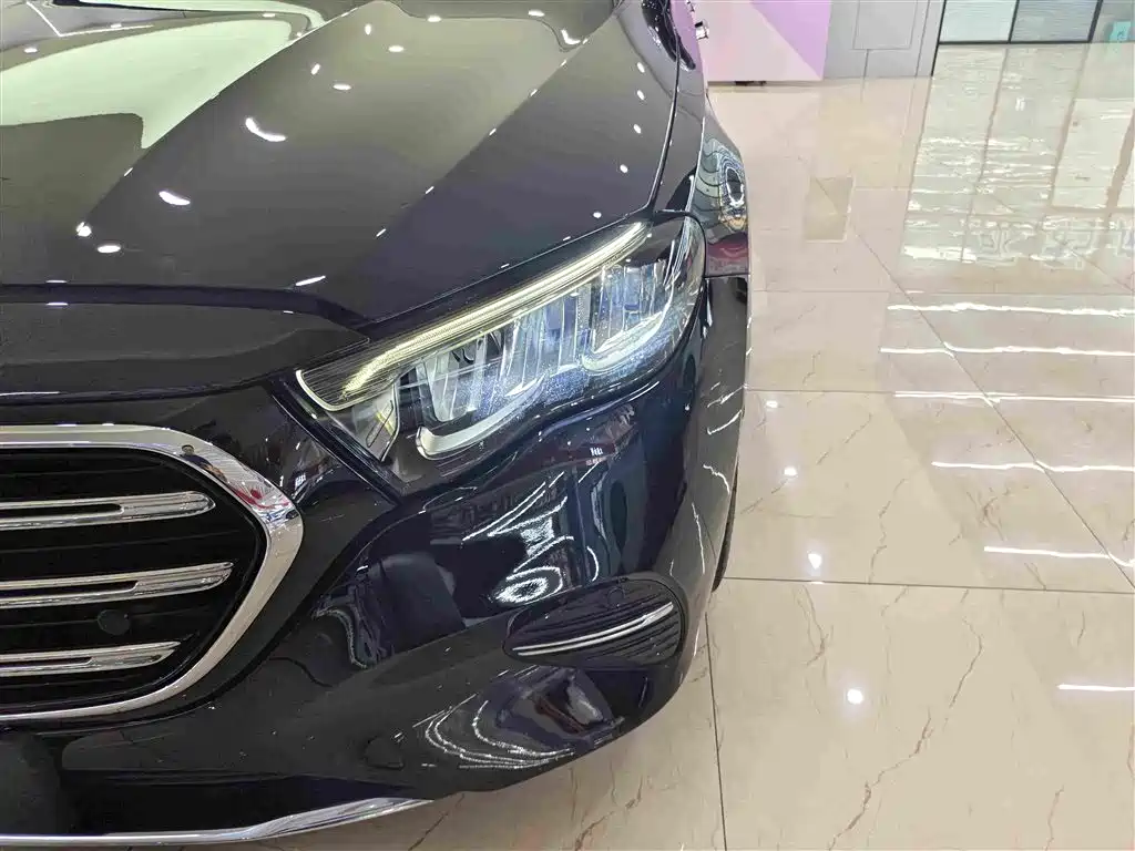 Mercedes-Benz E-Class — миниатюра 14