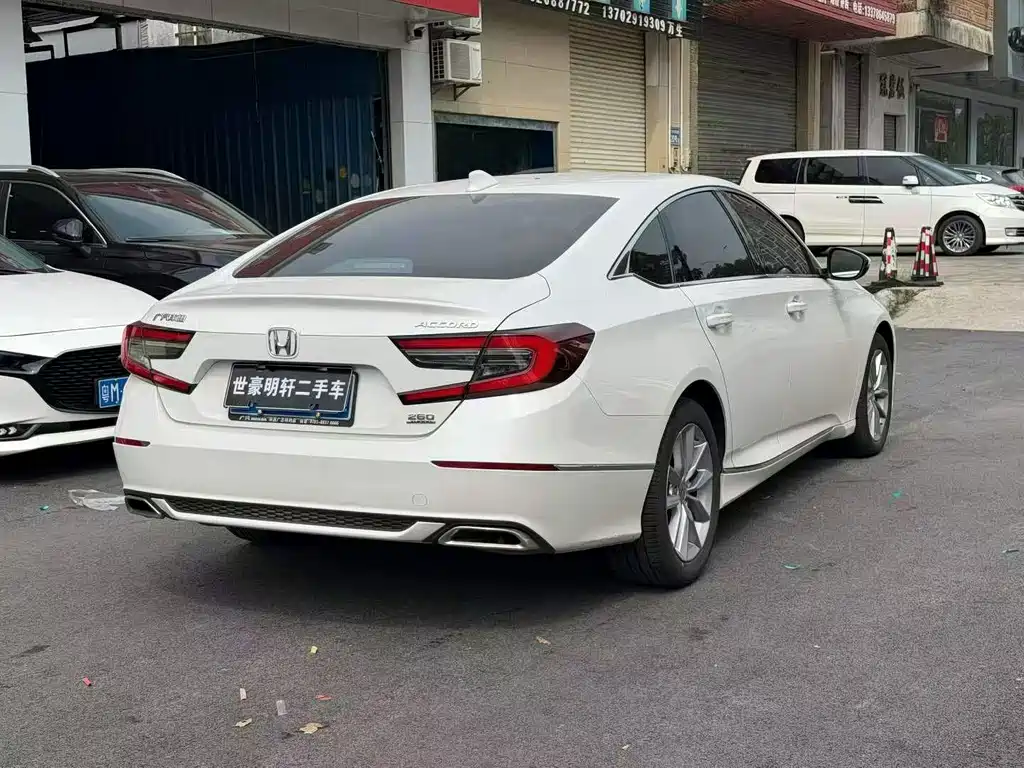 Honda Accord — миниатюра 6