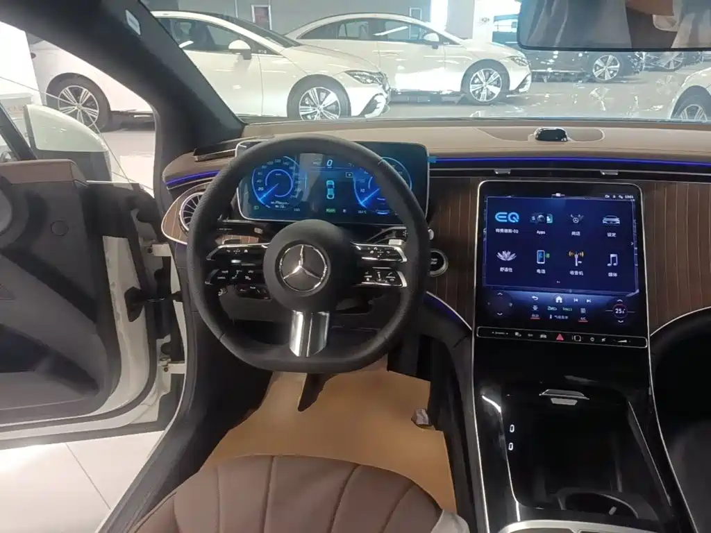 Mercedes-Benz EQE — миниатюра 15