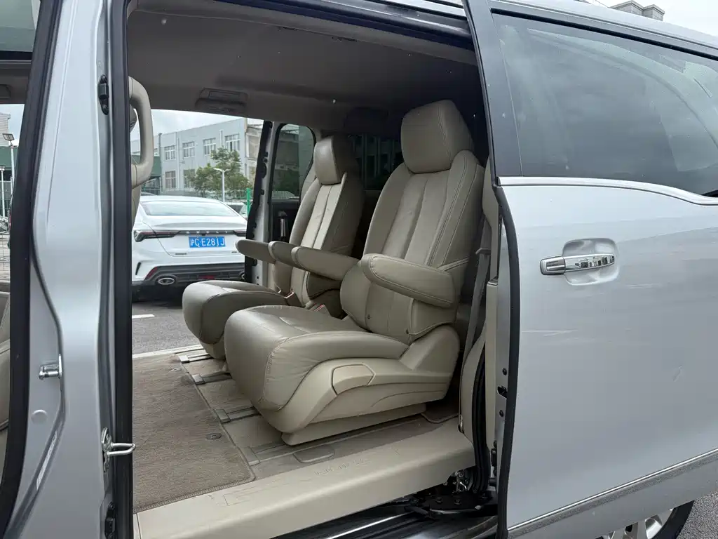 Buick GL8 — миниатюра 14