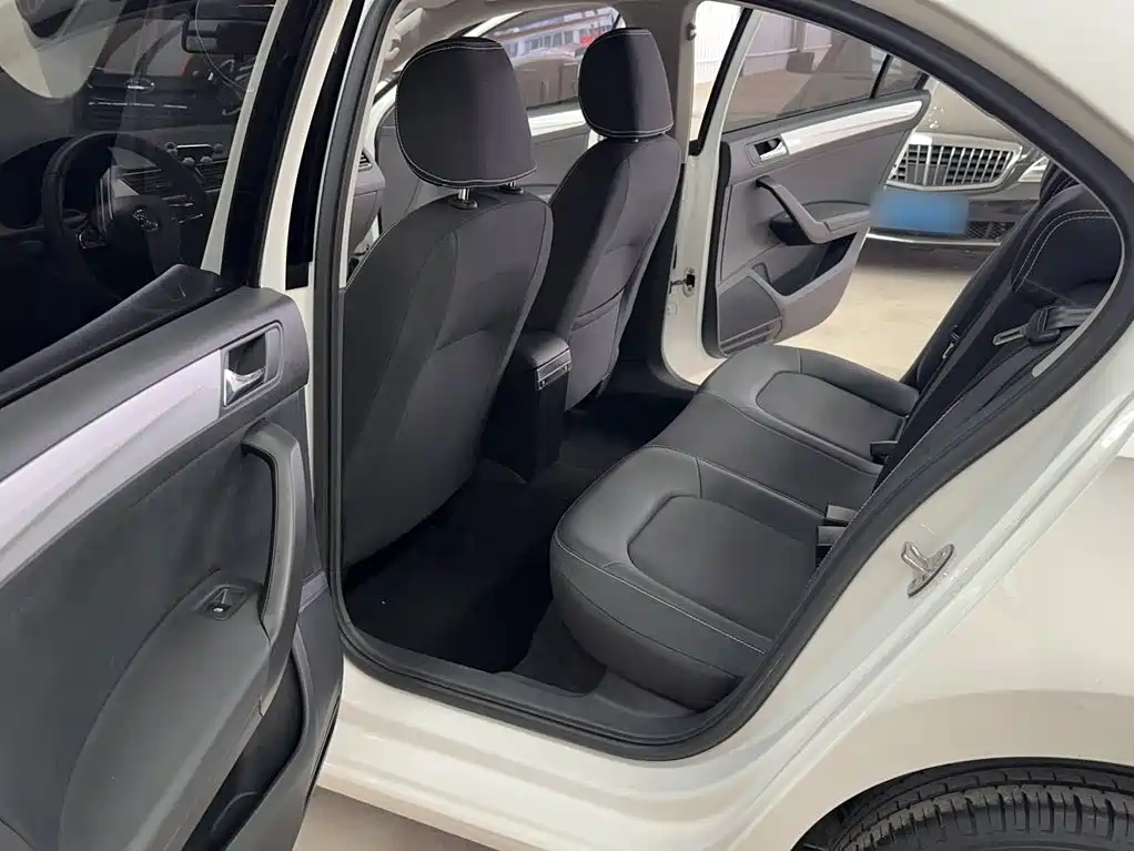 Skoda Rapid — миниатюра 19