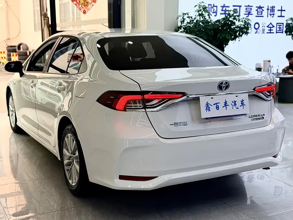 Toyota Corolla — миниатюра 8
