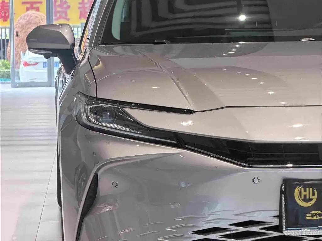 Toyota Camry — миниатюра 10