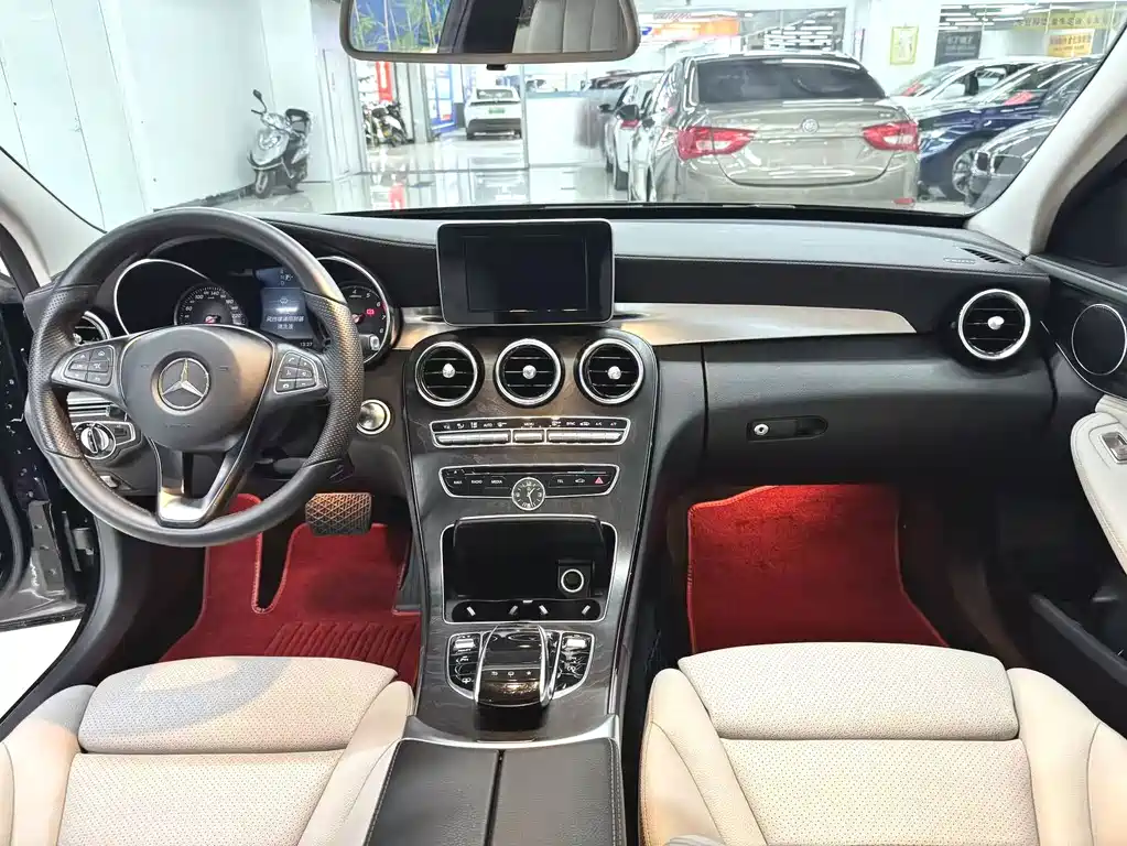 Mercedes-Benz C-Class — миниатюра 14