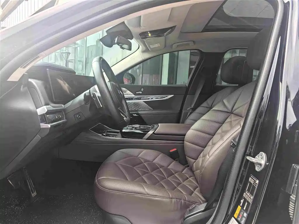 BMW i7 — миниатюра 4