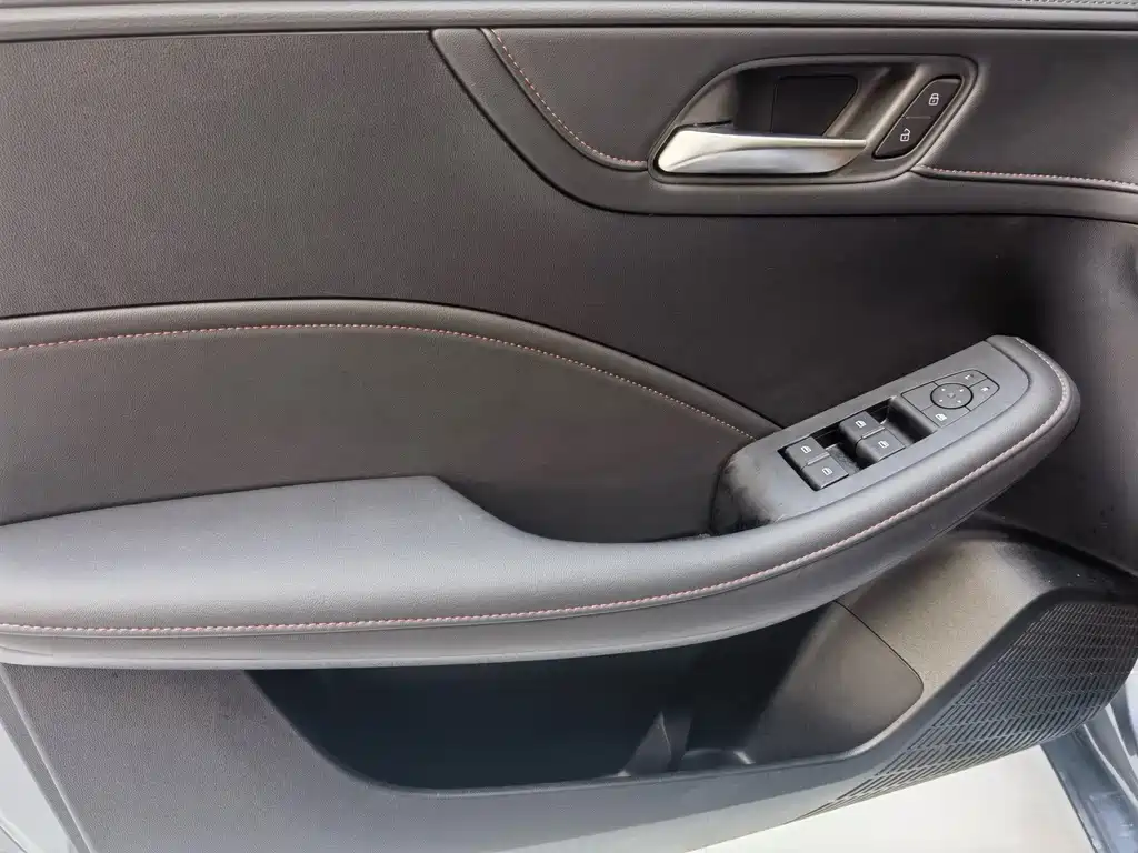 Roewe i5 — миниатюра 3