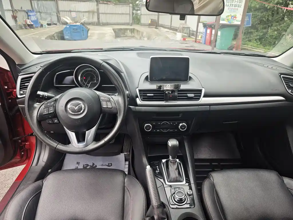 Mazda Mazda3 3 2016 2.0L AT Flagship