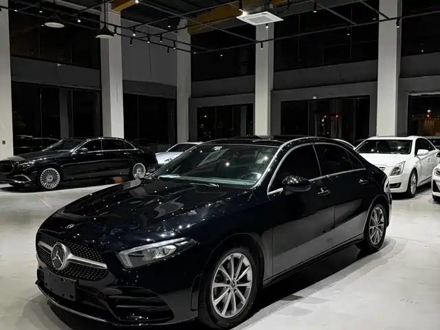 MERCEDES-BENZ  A CLASS 2019