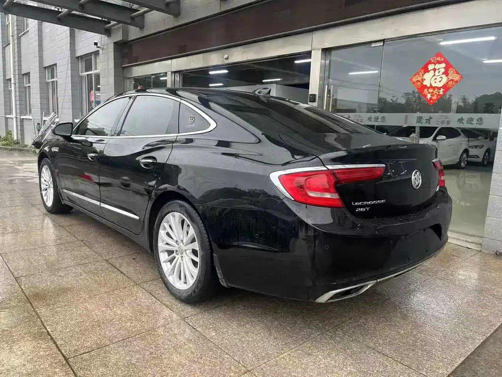 Buick LaCrosse — миниатюра 7