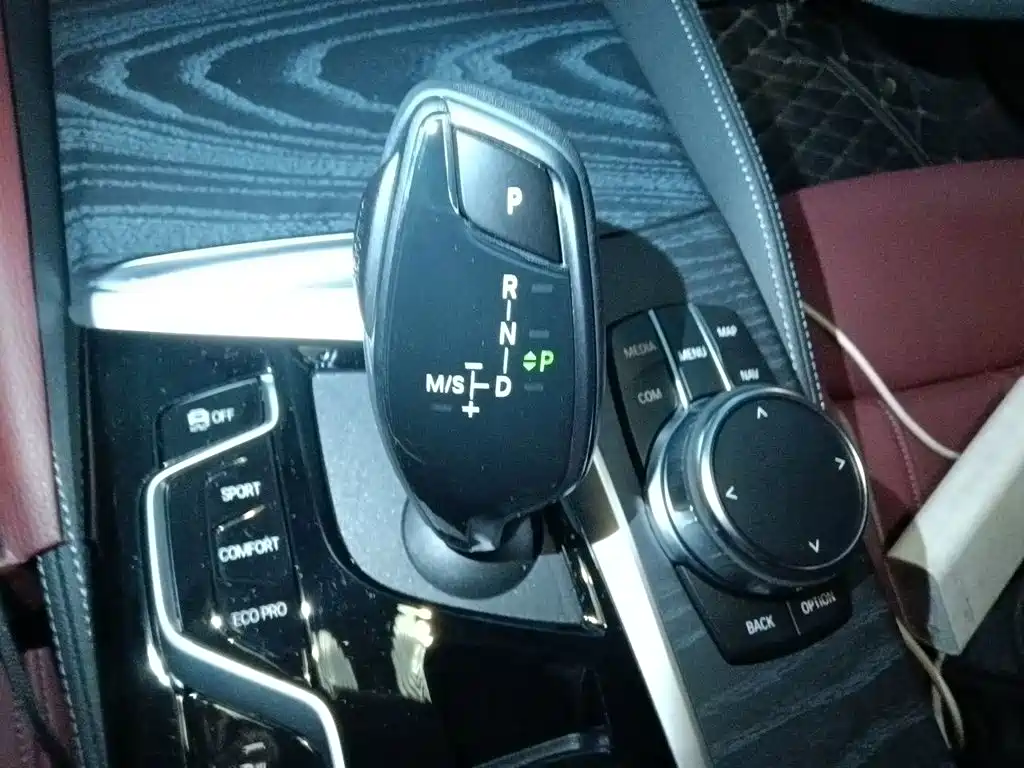BMW 5 Series — миниатюра 15