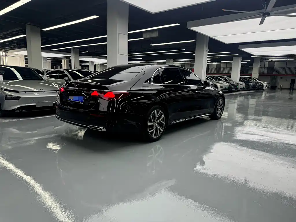 Mercedes-Benz E-Class — миниатюра 15