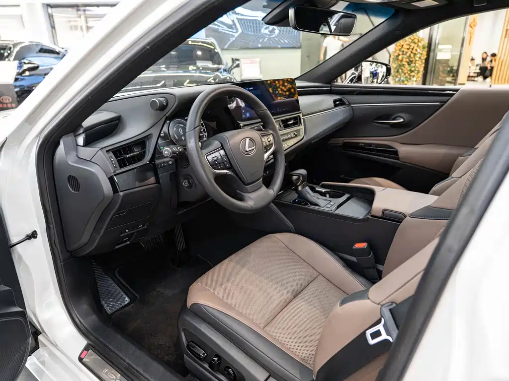 Lexus ES — миниатюра 9
