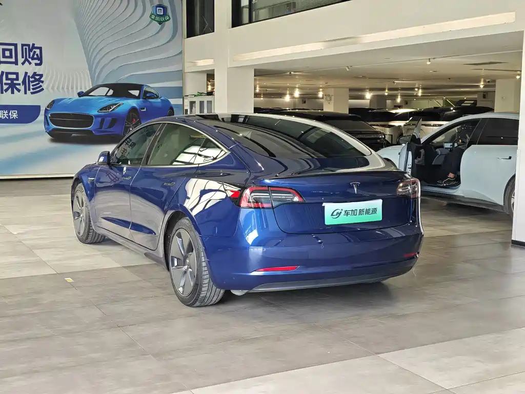Tesla Model 3 — миниатюра 7