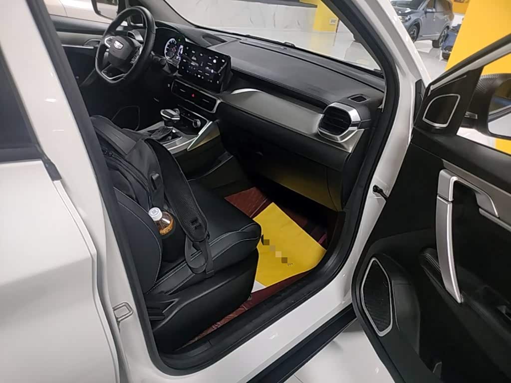 Geely Binyue 1.5 л 2024 г. Белый, пробег 9200 км