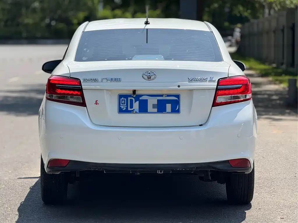 Toyota Yaris L — миниатюра 8