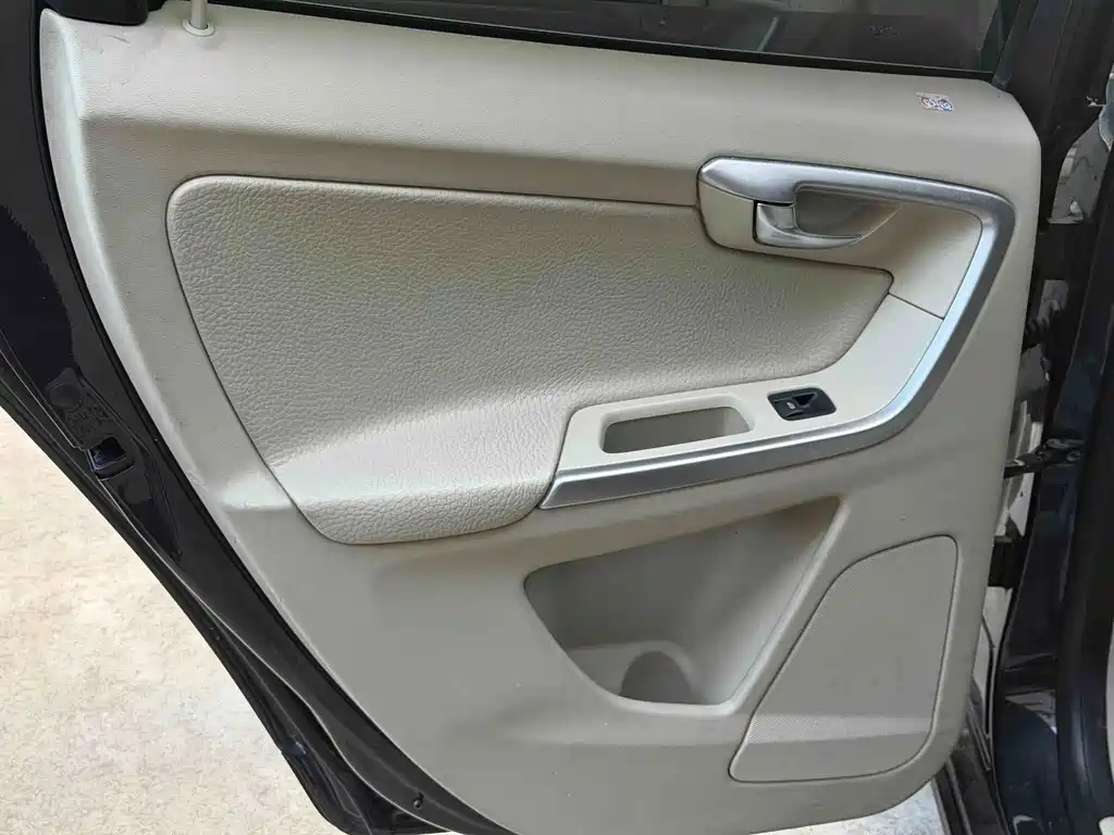 Volvo XC60 (Import) — миниатюра 9