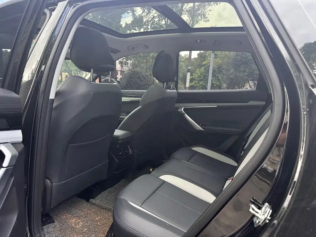 Geely Boyue L — миниатюра 13