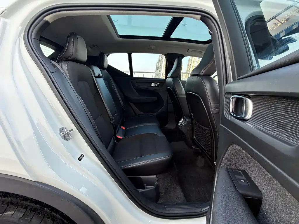 Volvo XC40 — миниатюра 14