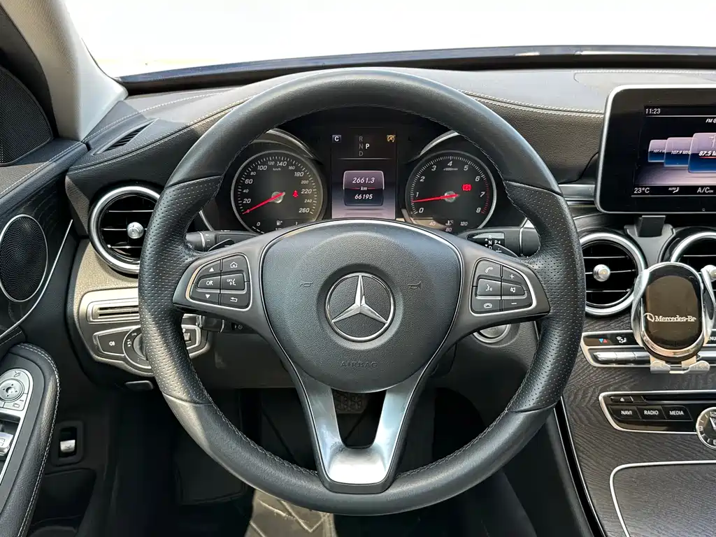 Mercedes-Benz C-Class — миниатюра 13