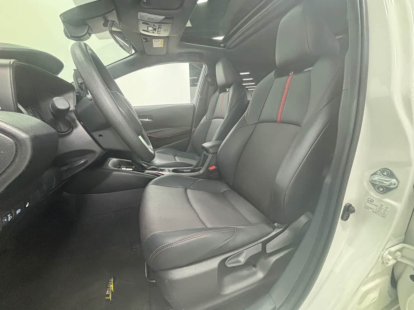 Toyota Levin 1.2 л 2023 г. Белый, пробег 3500 км