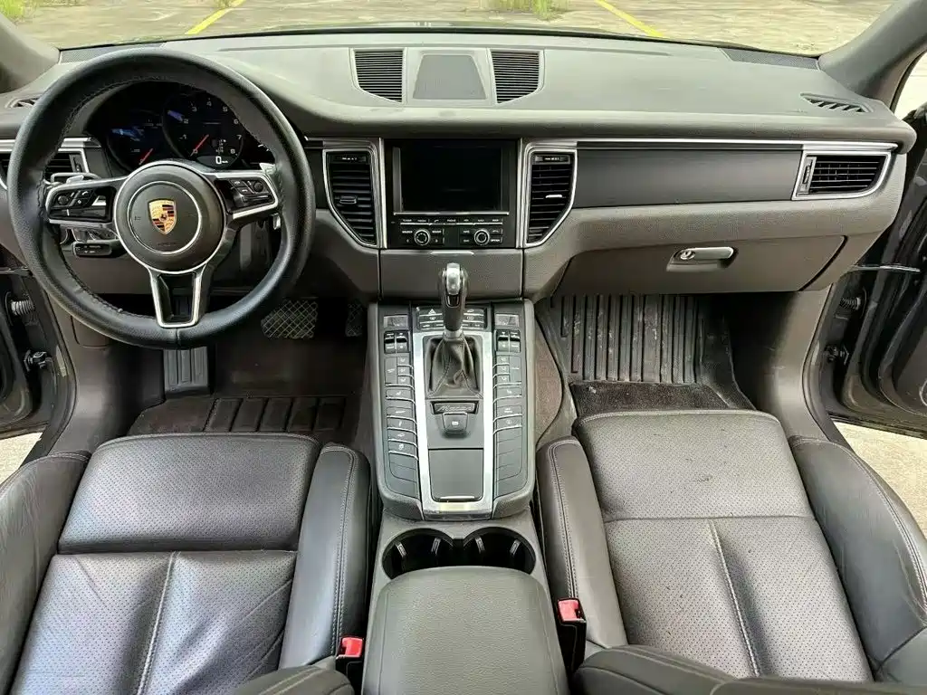 Porsche Macan — миниатюра 5