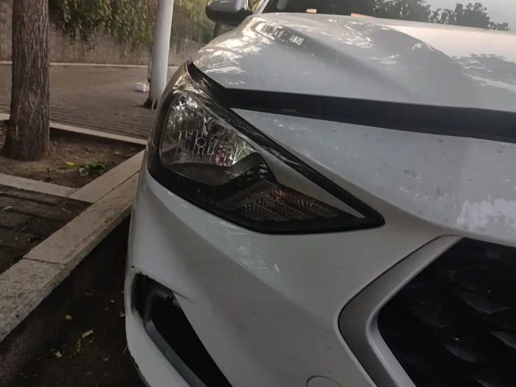 Hyundai Elantra — миниатюра 7